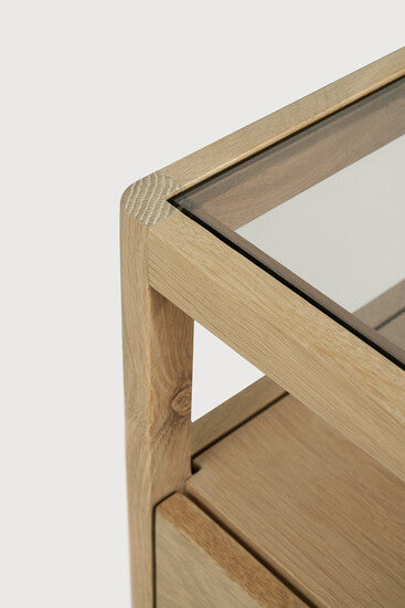 Table de chevet Spindle – détail