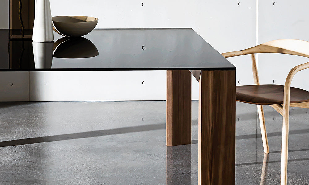 TORONTO - Table