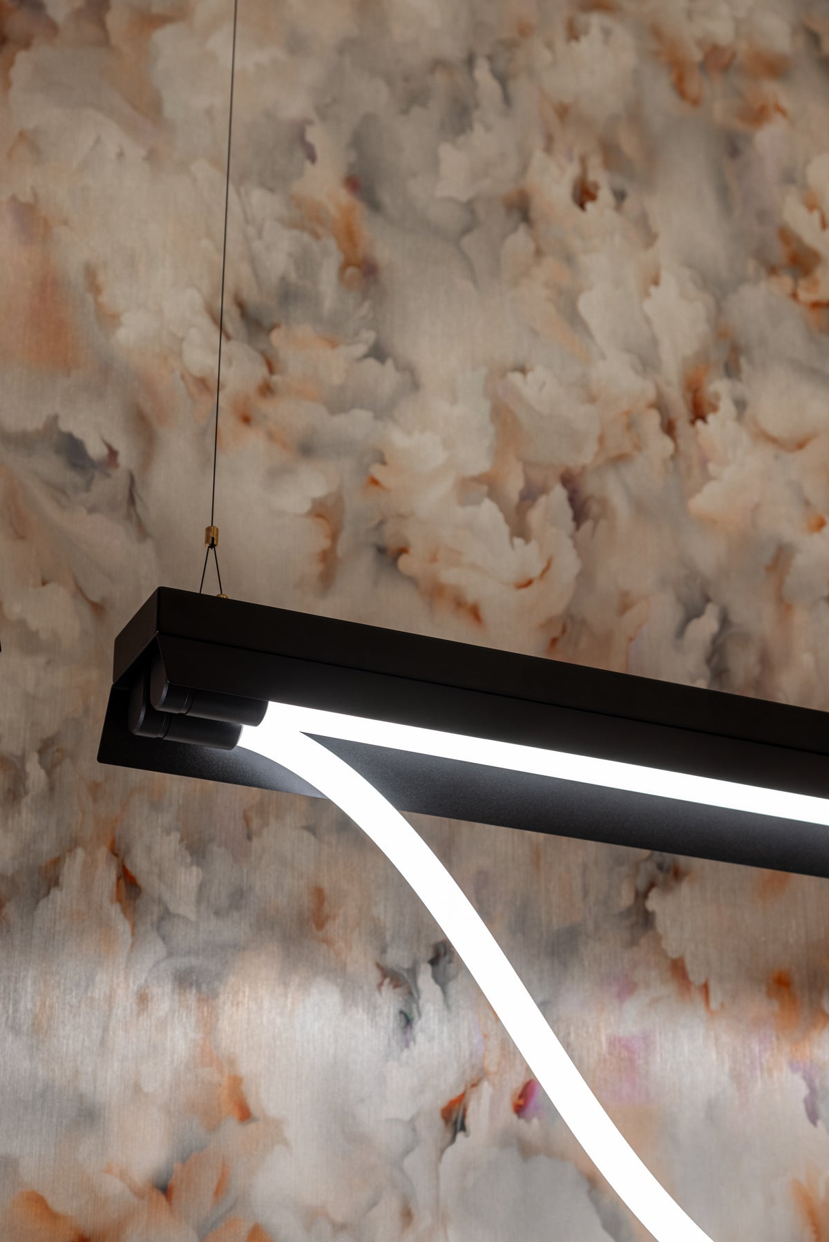 Suspension Tubelight
