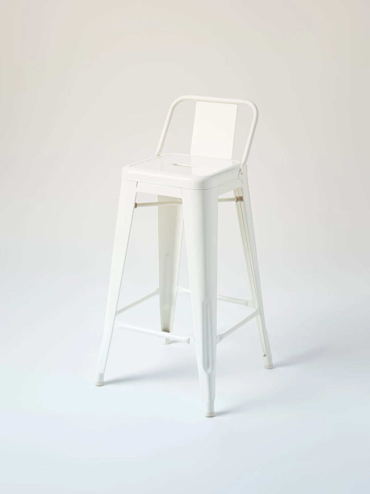 Tabouret petit dossier H65cm