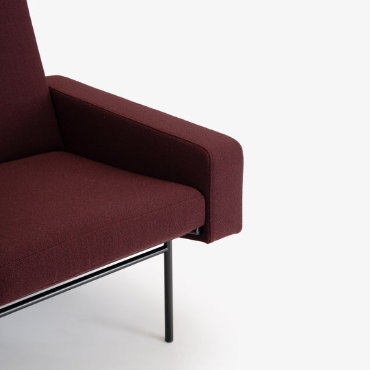 Fauteuil G10 Cinna design Pierre Guariche, accoudoirs tapissés – vue 5