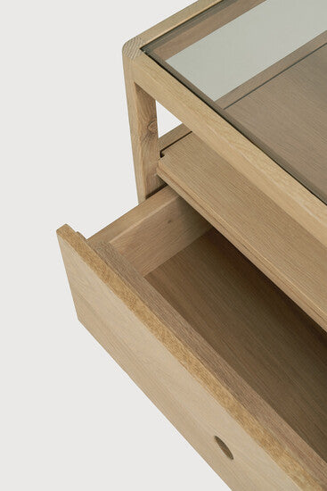Table de chevet Spindle – détail