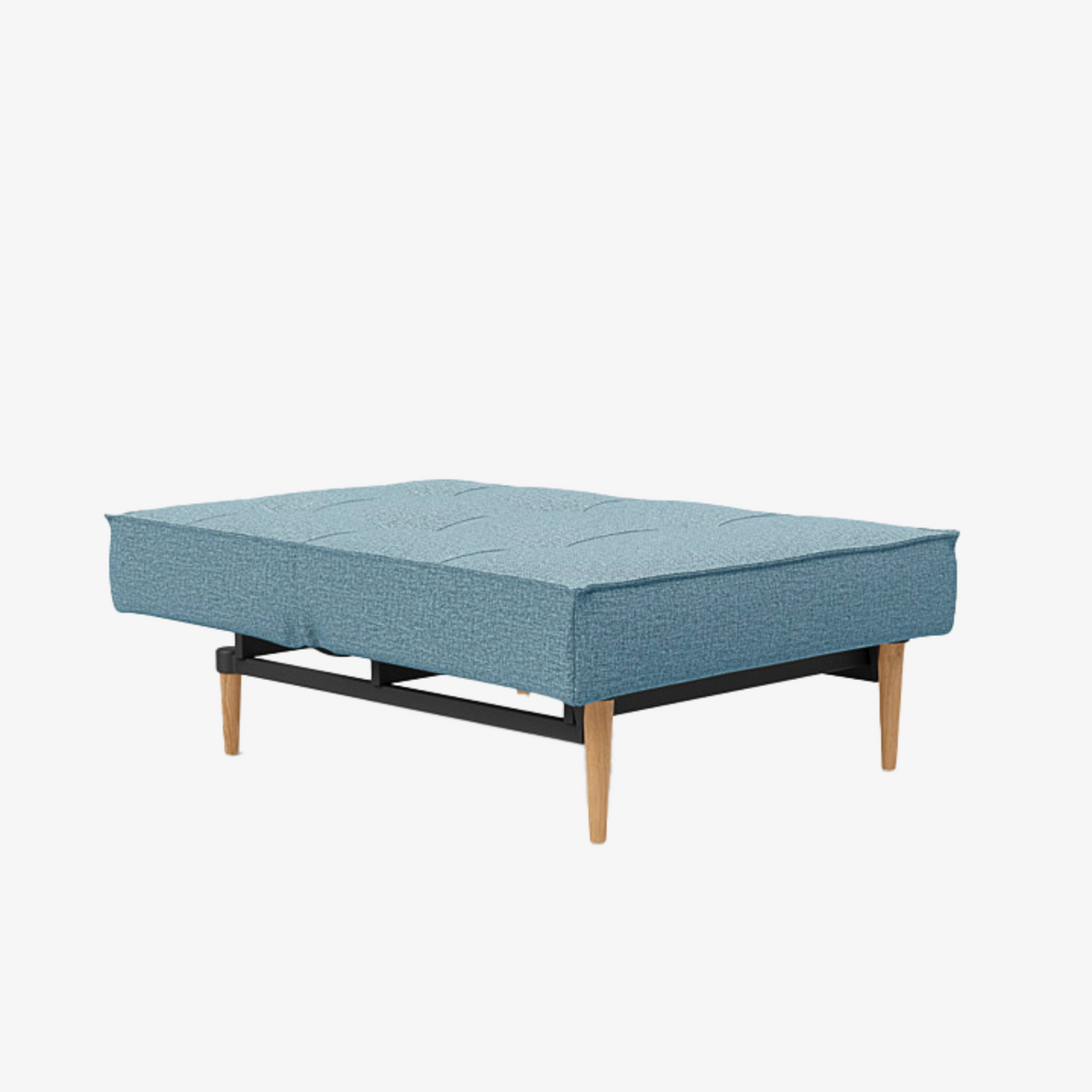 Fauteuil SPLITBACK d'Innovation Living en position allongée, tissu Mixed Light Blue