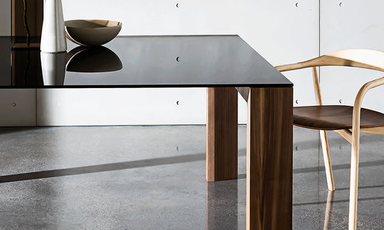 TORONTO - Table