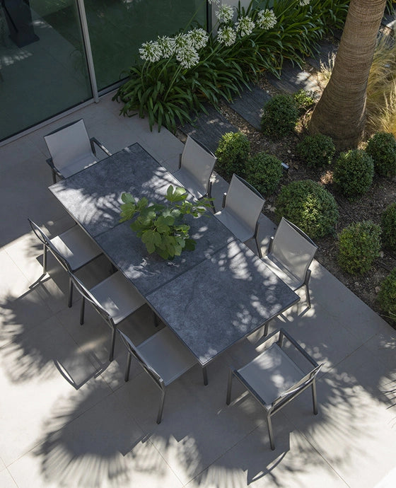 Table AMAKA - Aluminium gris espace - Plateau Céramique noire marbre