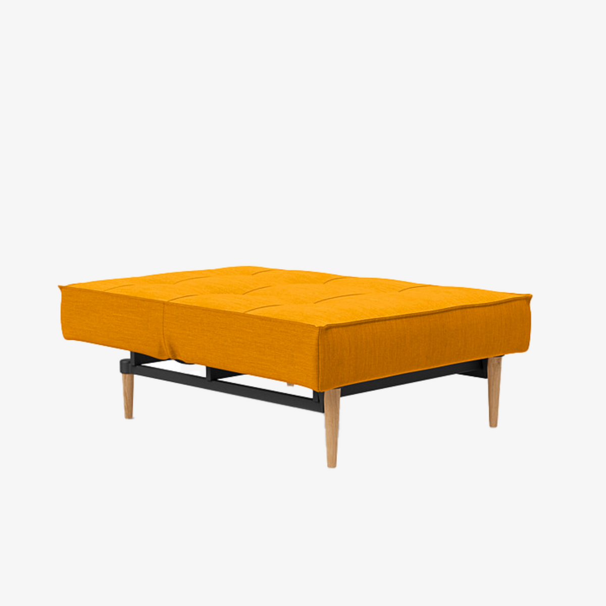 Fauteuil SPLITBACK d'Innovation Living en position allongée, tissu Elegance Curry