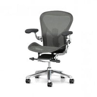 Chaise de bureau Aeron ergonomique et confortable, tissu carbon base aluminium poli