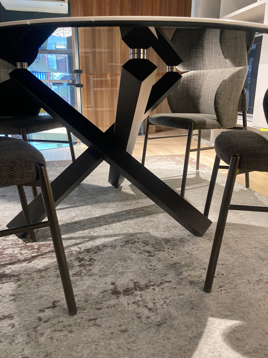 AIKIDO - Table ovale / Modèle d'exposition