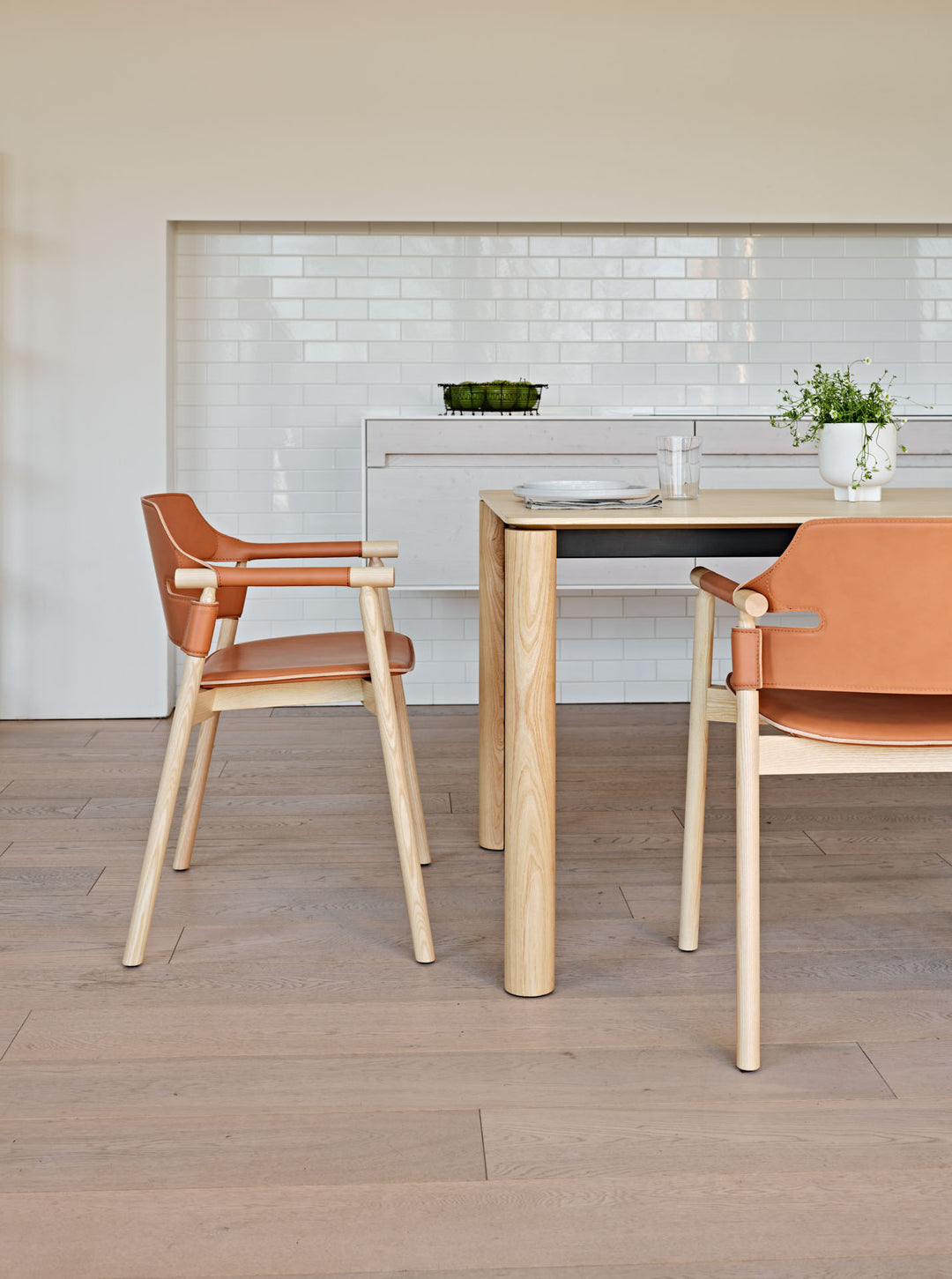 Table Woody – Midj – vue 3