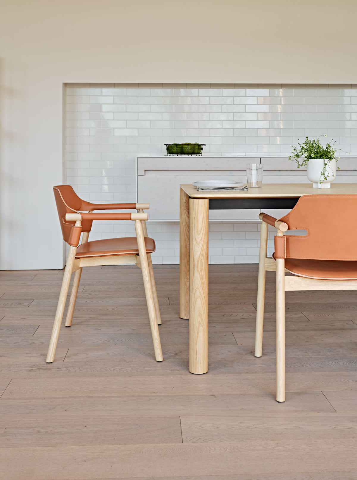 Table Woody – Midj – vue 3
