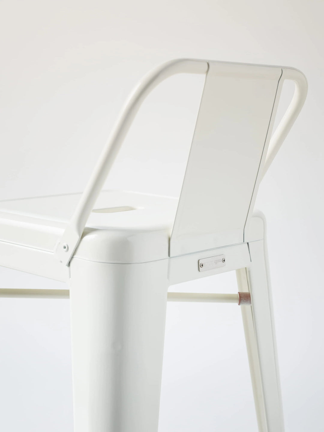 Tabouret petit dossier H65cm