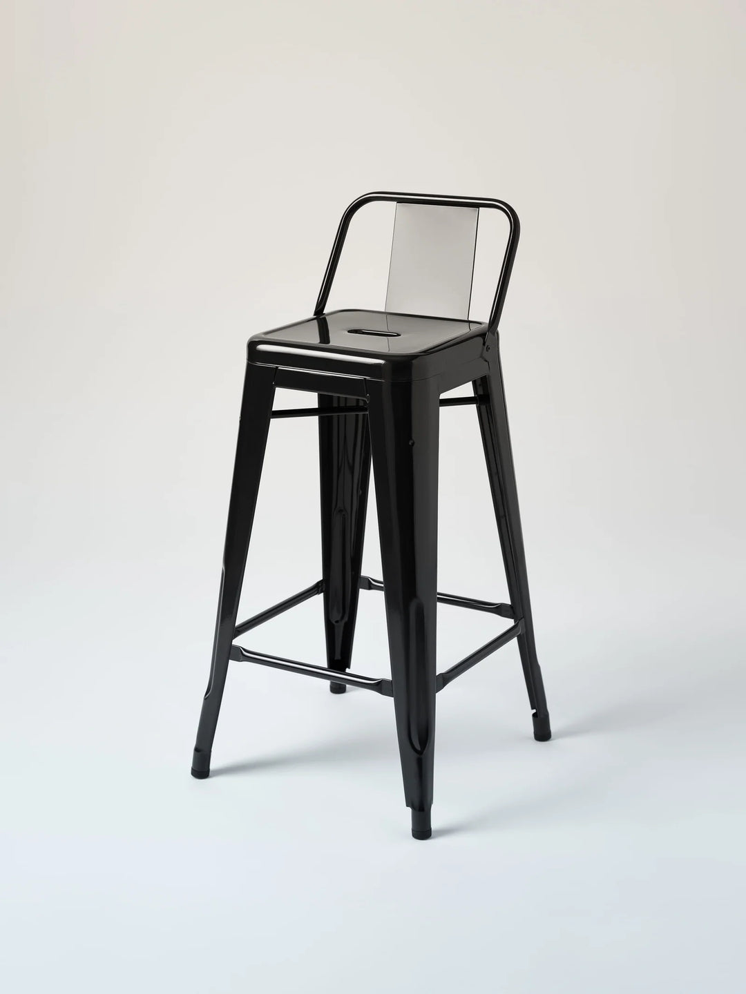 Tabouret petit dossier H65cm