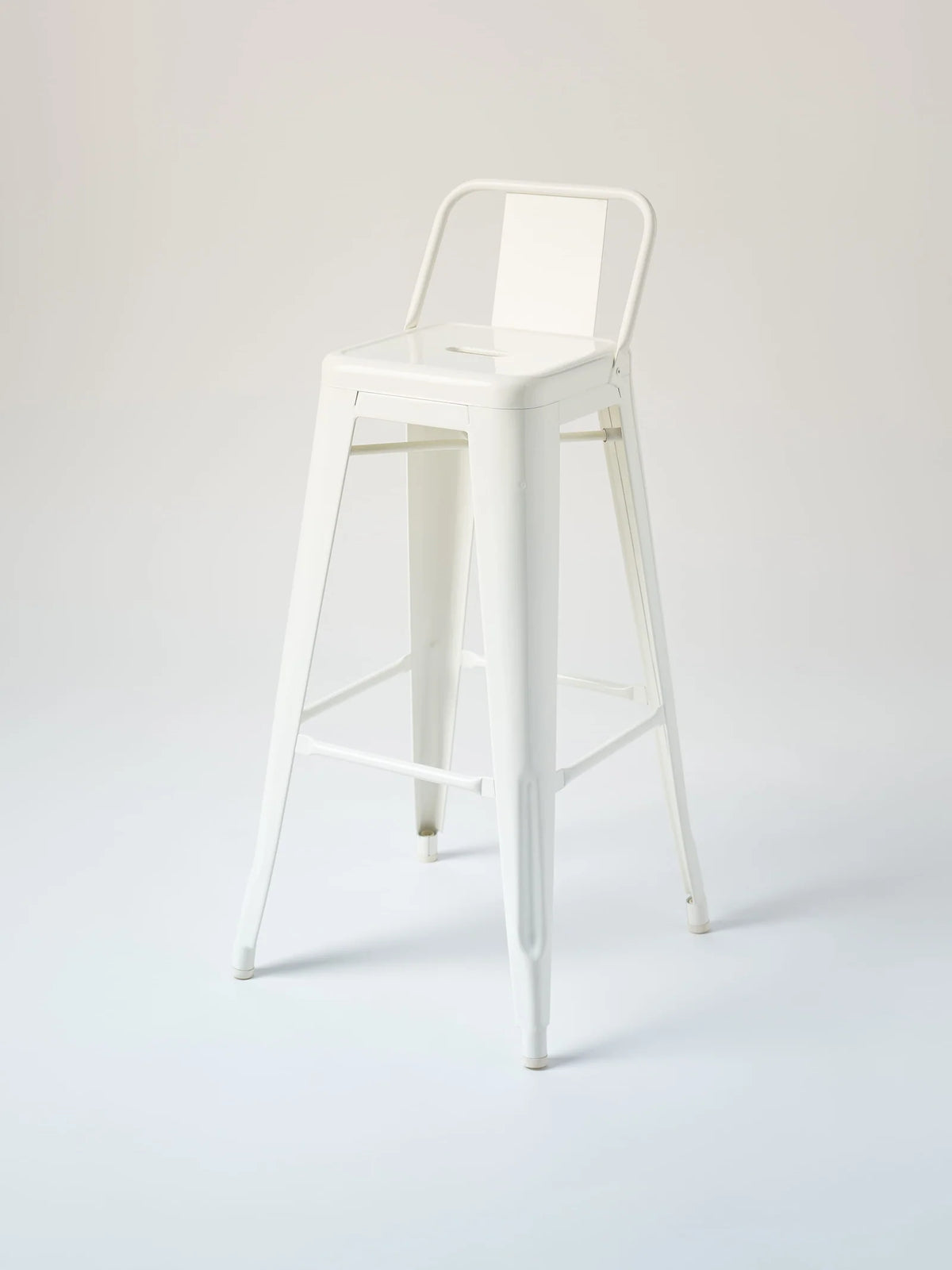 Tabouret petit dossier H75cm – Tolix