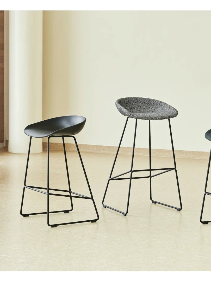 ABOUT A STOOL AAS 38- Tabouret