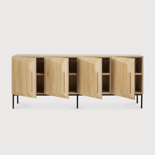 Buffet Stairs – ambiance